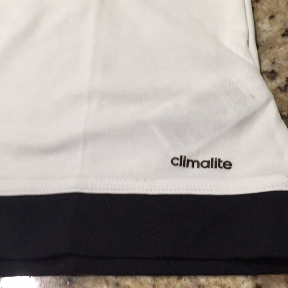 Adidas tee - Picture 2 of 6